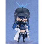 SAORI JOUMAE BLUE ARCHIVE NENDOROID. Good Smile Company introduce en su colección Nendoroid la figura de Saori Joumae, la líder del escuadrón Arius en el videojuego "Blue Archive". Esta figura articulada de aproximadamente 10 cm de altura incluye 3x placas faciales (sonriente, con ojos cerrados y con expresión de pánico) y varios accesorios como 1x fusil de asalto Arius, 1x pistola, 1x máscara, además de otras piezas opcionales para distintas poses. Viene con una base soporte para su exposición.