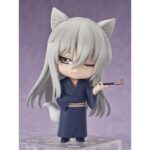 TOMOE: FOX SPIRIT KAMISAMA KISS NENDOROID LIGH. Good Smile Arts Shanghai lanza la figura de Tomoe en su versión espíritu zorro del anime "Kamisama Kiss". Pertenece a la línea  Nendoroid Light, una opción más asequible y con menos piezas, pero que mantiene la compatibilidad de cabeza y placas faciales con las Nendoroid estándar. Incluye 1x placa facial, 1x cuerpo con brazos y piernas, y 1x pipa como accesorio opcional. Mide aproximadamente 10 cm. Incluye base para exposición.