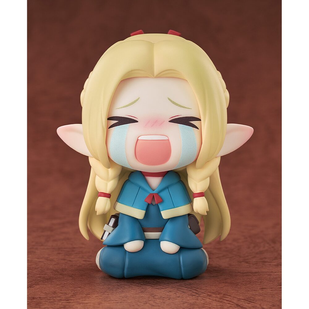 Marcille delicious in dungeon qset. Good smile arts shanghai lanza, como parte de la colección qset+, la adorable figura chibi de marcille, basada en el personaje del anime "delicious in dungeon" ("tragones y mazmorras" en españa). La elfa se representa en un formato no articulado de aproximadamente 7 cm de alto, con un diseño lleno de detalles. Viene en una caja con ventana.