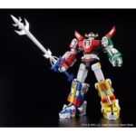 VOLTRON MODEROID. Good Smile Company vuelve a presentar, dentro de la colección Moderoid, el model kit de Voltron. Una vez montado, mide 20 cm y está basado en el personaje del anime "Voltron". Cuenta con varios puntos de articulación e incluye 2x tipos de cabeza para el león azul y el león amarillo, que pueden usarse de forma individual o combinada. También contiene 1x espada ardiente, 1x lanza de combate solar, 1x espada láser giratoria y 1x cuchillas bucales para cada león.