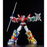 VOLTRON MODEROID. Good Smile Company vuelve a presentar, dentro de la colección Moderoid, el model kit de Voltron. Una vez montado, mide 20 cm y está basado en el personaje del anime "Voltron". Cuenta con varios puntos de articulación e incluye 2x tipos de cabeza para el león azul y el león amarillo, que pueden usarse de forma individual o combinada. También contiene 1x espada ardiente, 1x lanza de combate solar, 1x espada láser giratoria y 1x cuchillas bucales para cada león.