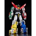 VOLTRON MODEROID. Good Smile Company vuelve a presentar, dentro de la colección Moderoid, el model kit de Voltron. Una vez montado, mide 20 cm y está basado en el personaje del anime "Voltron". Cuenta con varios puntos de articulación e incluye 2x tipos de cabeza para el león azul y el león amarillo, que pueden usarse de forma individual o combinada. También contiene 1x espada ardiente, 1x lanza de combate solar, 1x espada láser giratoria y 1x cuchillas bucales para cada león.