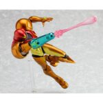 SAMUS ARAN METROID OTHER M FIGMA. Good Smile Company vuelve a presentar, dentro de la colección Figma, la figura de Samus Aran con la armadura biomecánica creada por los Chozo.  Tiene una altura de 15 cm y está basada en el personaje del videojuego para Nintendo Wii "Metroid: Other M".  Contiene 2x efectos de rayo, 1x parte para posar sus misiles de disparo, 5x manos izquierdas, la popular Morfoesfera y 1x base articulada.  Puedes exponerla junto a SAMUS ARAN ZERO SUIT VERSION FIGURA 13,5 CM METROID OTHER M FIGMA (se vende por separado).