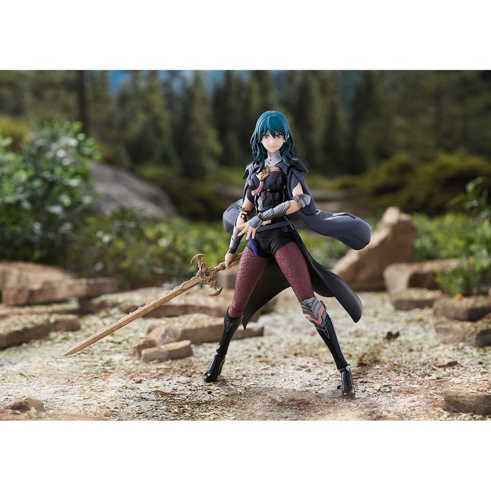 Byleth (female) fire emblem awakening figma. Good smile company presenta, dentro de la colección figma, la figura articulada de la versión femenina de byleth, protagonista del videojuego "fire emblem: three houses". Mide aproximadamente 16 cm e incluye 3x placas faciales (neutral, gritando y sonriente), 1x espada del creador en modo normal, 1x espada del creador en modo látigo con piezas de efecto, y otros accesorios para poses dinámicas. Incluye base articulada.