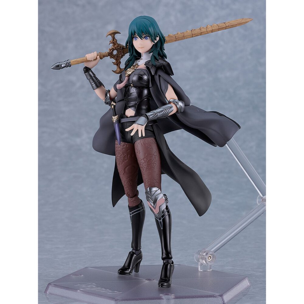 Byleth (female) fire emblem awakening figma. Good smile company presenta, dentro de la colección figma, la figura articulada de la versión femenina de byleth, protagonista del videojuego "fire emblem: three houses". Mide aproximadamente 16 cm e incluye 3x placas faciales (neutral, gritando y sonriente), 1x espada del creador en modo normal, 1x espada del creador en modo látigo con piezas de efecto, y otros accesorios para poses dinámicas. Incluye base articulada.