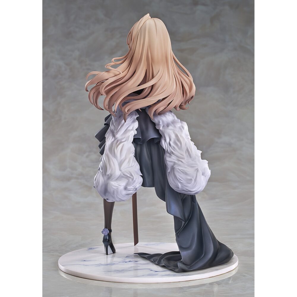Taiga aisaka dress version toradora 1/7. Luminous box presenta la estatua a escala 1/7 de taiga aisaka dress version, inspirada en su personaje en el anime “toradora! ". Taiga aparece con un vestido voluminoso y elegante, una espada de madera en mano y una base circular que se asemeja al mármol. Decorada con perlas y detalles en púrpura. Mide aproximadamente 23 cm de alto y está fabricada en pvc.