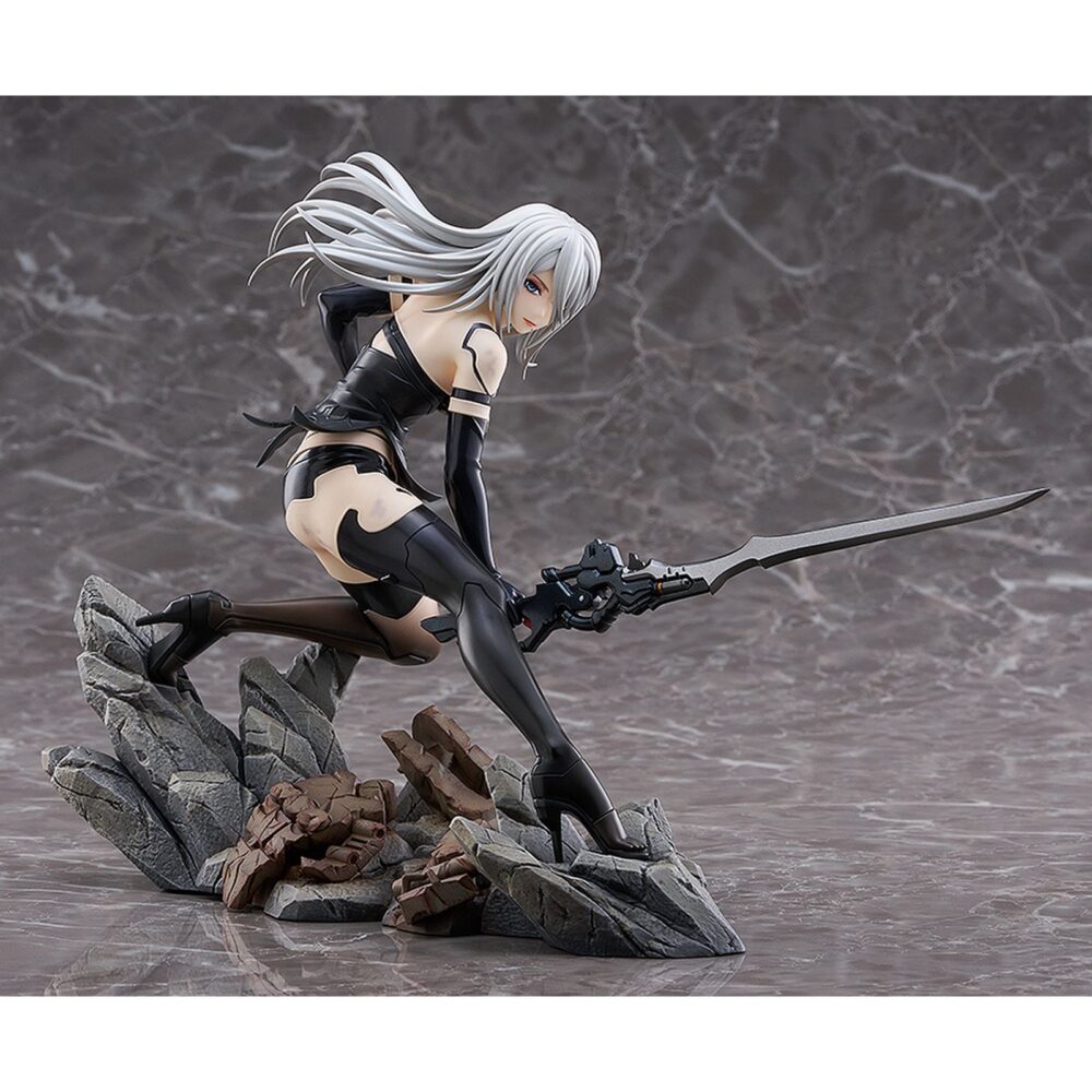A2 nier: automata ver1. 1a 1/7. Max factory lanza esta estatua escala 1/7 de a2, personaje de anime "nier:automata ver1. 1a".   la figura representa a la androide de yorha modelo a2 en una pose dinámica, con su arma type-40 blade en mano.   se muestra con su melena al viento y las manchas de combate en su cuerpo. La base incluye rocas y restos de máquinas como parte del entorno.   fabricada en pvc, mide aproximadamente 20 cm de altura.