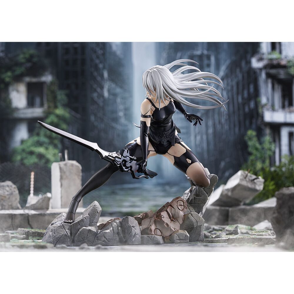 A2 nier: automata ver1. 1a 1/7. Max factory lanza esta estatua escala 1/7 de a2, personaje de anime "nier:automata ver1. 1a".   la figura representa a la androide de yorha modelo a2 en una pose dinámica, con su arma type-40 blade en mano.   se muestra con su melena al viento y las manchas de combate en su cuerpo. La base incluye rocas y restos de máquinas como parte del entorno.   fabricada en pvc, mide aproximadamente 20 cm de altura.