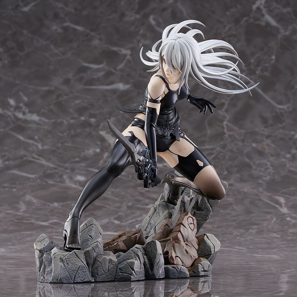 A2 nier: automata ver1. 1a 1/7. Max factory lanza esta estatua escala 1/7 de a2, personaje de anime "nier:automata ver1. 1a".   la figura representa a la androide de yorha modelo a2 en una pose dinámica, con su arma type-40 blade en mano.   se muestra con su melena al viento y las manchas de combate en su cuerpo. La base incluye rocas y restos de máquinas como parte del entorno.   fabricada en pvc, mide aproximadamente 20 cm de altura.