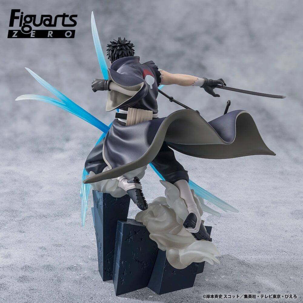 OBITO UCHIHA -EXTRA BATTLE- NARUTO SHIPPUDEN FIGUARTS ZERO. Tamashii Nations presenta, dentro de la colección Figuarts Zero, la figura de Uchiha Obito -Extra Battle-. Mide 21 cm y está basada en el personaje del anime "Naruto: Shippuden". Puedes exponerla junto a la figura de Kakashi Hatake -Extra Battle- (se vende por separado). Figuarts ZERO es una línea de productos de Tamashii Nations que se dedica a la creación de figuras estáticas que expresan el encanto y el mundo de los personajes de anime, manga, videojuegos, cine y televisión. Sus productos se caracterizan por su calidad, su detalle y sus efectos. Figuarts ZERO ofrece una amplia gama de sublíneas, como EXTRA BATTLE, SUPER BATTLE, CHOUETTE y más, que abarcan diferentes géneros, estilos y escalas.