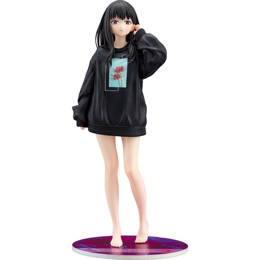 Takina inoue: oversized sweatshirt lycoris recoil 1/7. Phat! Company presenta esta estatua de 25 cm de altura a escala 1/7 de takina inoue, inspirada en la ilustración del segundo episodio del anime "lycoris recoil". La figura muestra a takina en una pose frontal con una sudadera extragrande. Incluye 1x pistola como pieza adicional. Puede combinarse con chisato nishikigi oversized sweatshirt version estatua 25 cm lycoris recoil (se vende por separado).