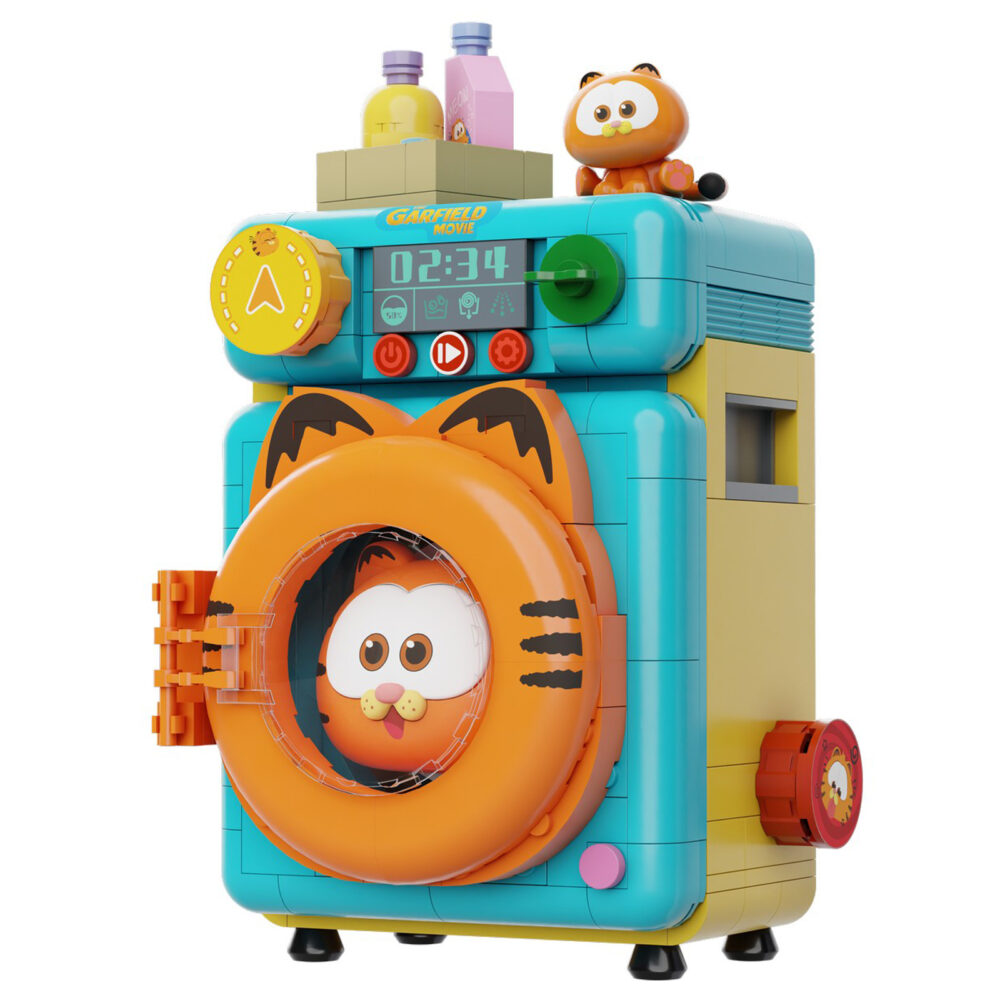 Washing machine set construccion garfield the movie fantastic machines series. Pantasy presenta, dentro de la colección fantastic machines series, este set de construcción de washing machine, basado en el personaje de la película “garfield”. Tiene unas medidas de 18 x 13 x 10,5 cm y está inspirado en una autentica lavadora. El set está formado por 284 piezas y requiere de 1 hora aproximadamente para su montaje. La tapa transparente se puede abrir y mientras que el garfield del interior girará al manipular la rueda del lateral. Incluye la figura de un pequeño garfield y envases de detergente. Cuenta con una pantalla de control detallada con botones. Edad mínima recomendada 6 años.