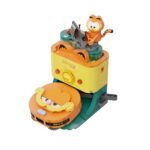 ROBOT VACUUM SET CONSTRUCCION GARFIELD THE MOVIE FANTASTIC MACHINES SERIES. Pantasy presenta, dentro de la colección Fantastic Machines Series, este set de construcción de Robot Vacuum, basado en el personaje de la película “Garfield”. Tiene unas medidas de 16,5 x 12 x 12 cm y está inspirado en un autentico robot aspirador. El set está formado por 304 piezas y requiere de 1 hora aproximadamente para su montaje. La figura de Garfield se encuentra trabajando sobre la zona de carga del robot. Cuenta con un tanque de agua renovable extraíble y al tirar de la palanca, el robot aspirador con diseño de Garfield sale disparado de la zona de carga. Edad mínima recomendada 6 años.