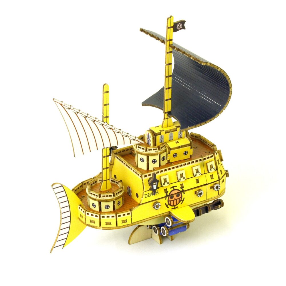 POLAR TANG SET MONTAJE ONE PIECE WA-GU-MI WOODEN ART. Sumérgete bajo las olas con el Polar Tang, el submarino de última generación de Trafalgar Law, el capitán de los Piratas de Heart. Este set de montaje de Kito Art, perteneciente a la colección wa-gu-mi Wooden Art, una vez montado tiene unas medidas de 16 x 13 x 8,5 cm y está basado en su aspecto en el anime "One Piece". El set está formado por 185 piezas de madera contrachapada precortadas por láster y pintadas, distribuidas en 3 paneles de 17 x 13 cm. Incluye manual de instrucciones. Se presenta en una caja con ranura para colgar en el punto de venta.
