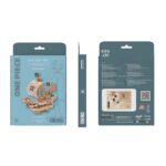 GOING MERRY SET MONTAJE 15,5 CM ONE PIECE WA-GU-MI WOODEN ART. Construye el Going Merry, el primer barco de los Piratas de Sombrero de Paja de "One Piece", y homenajea sus humildes comienzos con este set de montaje de la línea wa-gu-mi Wooden Art de Kito Art. El set está compuesto por 88 piezas de madera contrachapada precortadas por láser y pintadas, distribuidas en 3 paneles de 17x13 cm. Una vez encajadas todas las piezas, el barco tiene unas medidas de 15,5 x 14 x 6 cm. Incluye manual de instrucciones. Se presenta en una caja con ranura para colgar.