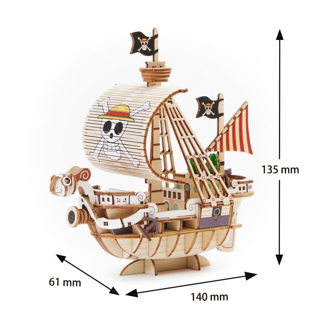 Going merry set montaje 15,5 cm one piece wa-gu-mi wooden art. Construye el going merry, el primer barco de los piratas de sombrero de paja de "one piece", y homenajea sus humildes comienzos con este set de montaje de la línea wa-gu-mi wooden art de kito art. El set está compuesto por 88 piezas de madera contrachapada precortadas por láser y pintadas, distribuidas en 3 paneles de 17x13 cm. Una vez encajadas todas las piezas, el barco tiene unas medidas de 15,5 x 14 x 6 cm. Incluye manual de instrucciones. Se presenta en una caja con ranura para colgar.