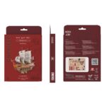 RED FORCE SET MONTAJE ONE PIECE WA-GU-MI WOODEN ART. El Red Force, legendario navío de los Piratas del Pelirrojo cuyo capitán es Shanks, se erige como símbolo de fuerza y lealtad con este set de montaje. Una vez montado tiene unas medidas de 14 x 14 x 7 cm y está basado en su aparición en el anime "One Piece". El set de la colección wa-gu-mi Wooden Art de Kito Art está formado por 183 piezas de madera contrachapada precortadas por láser y pintadas, distribuidas en 4 paneles de 17 x 13 cm. Incluye manual de instrucciones. Se presenta en una caja con ranura para colgar en el punto de venta.