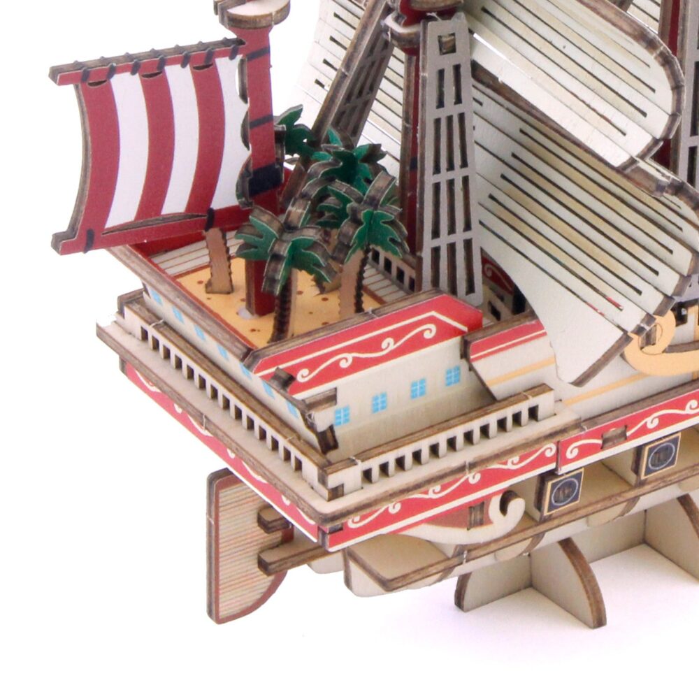 Red force set montaje one piece wa-gu-mi wooden art. El red force, legendario navío de los piratas del pelirrojo cuyo capitán es shanks, se erige como símbolo de fuerza y lealtad con este set de montaje. Una vez montado tiene unas medidas de 14 x 14 x 7 cm y está basado en su aparición en el anime "one piece". El set de la colección wa-gu-mi wooden art de kito art está formado por 183 piezas de madera contrachapada precortadas por láser y pintadas, distribuidas en 4 paneles de 17 x 13 cm. Incluye manual de instrucciones. Se presenta en una caja con ranura para colgar en el punto de venta.