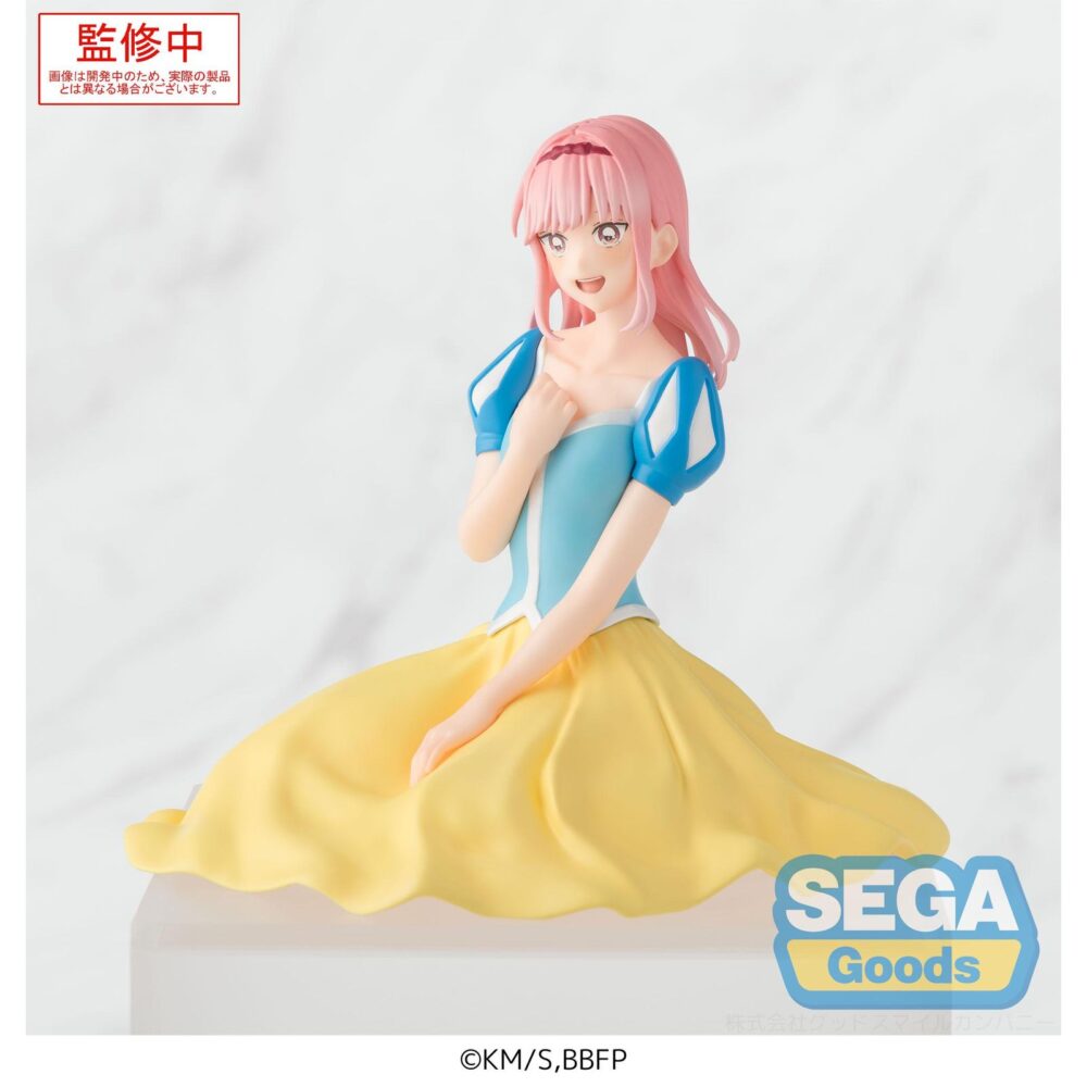 Hina chono cultural festival blue box pm perching. Sega suma a su colección pm perching esta figura de hina chono, inspirada en su atuendo del festival cultural en el anime "blue box". La figura está fabricada en pvc, mide aproximadamente 9 cm de alto y 9 cm de ancho, y es ideal para colocarla sobre superficies planas.