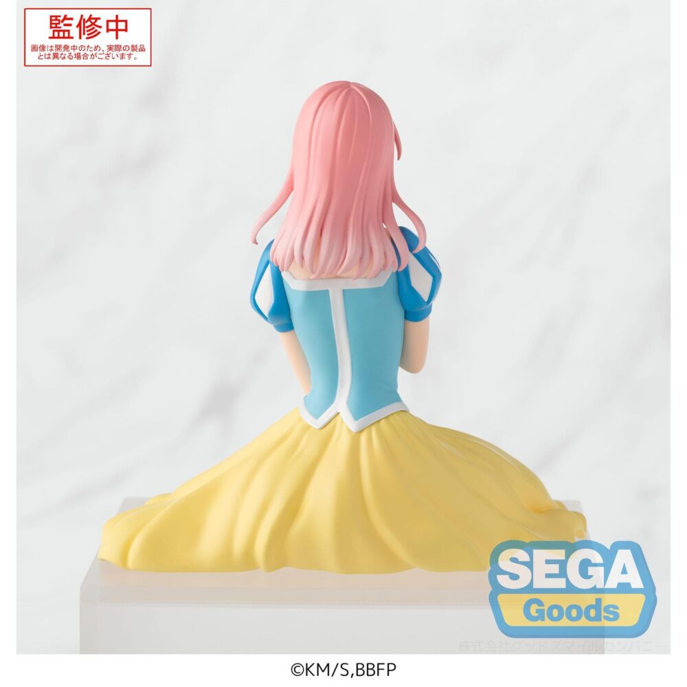 Hina chono cultural festival blue box pm perching. Sega suma a su colección pm perching esta figura de hina chono, inspirada en su atuendo del festival cultural en el anime "blue box". La figura está fabricada en pvc, mide aproximadamente 9 cm de alto y 9 cm de ancho, y es ideal para colocarla sobre superficies planas.