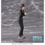 KOBENI CHAINSAW MAN DESKTOP X DECORATE. Sega presenta a la figura de Kobeni, de la colección Desktop x Decorate, basada en su aparición en el anime "Chainsaw Man". Fabricada en PVC y con una altura aproximada de 16 cm, muestra a la agente del Departamento de Seguridad Pública con una expresión fiel al personaje.
