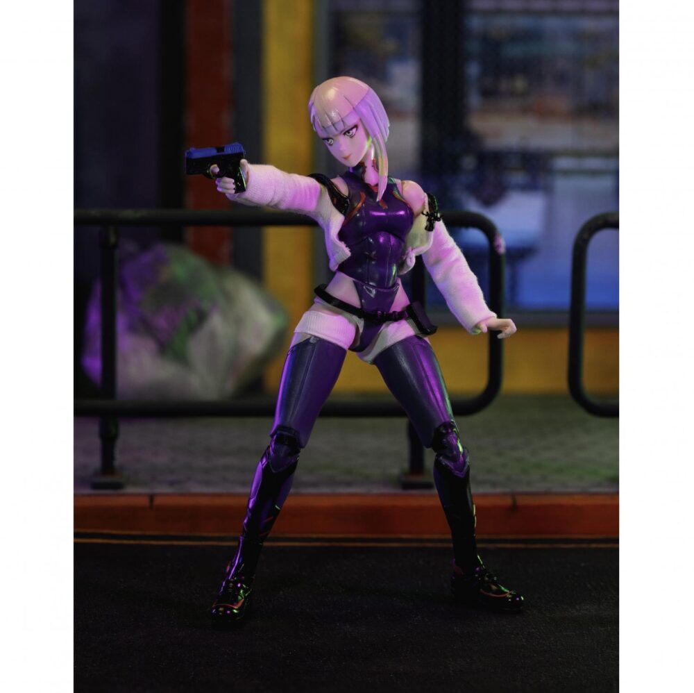 Lucy cyberpunk edgerunners lucy: netrunner & edgerunner de night city. Con un detalle de acción de 14 cm de altura de la misteriosa lucyna "lucy" kushinada cautiva a todos los fans de la serie "cyberpunk: edgerunners". Más de 20 puntos de articulación, así como cabezas, manos y accesorios intercambiables, aseguran que puede organizar la heroína japonesa de anime en nuevas poses dinámicas una y otra vez. Alta calidad y detallado - descubre todas las características de la heroína de la serie: los ojos cibernéticos, el bob asimétrico, color pastel o la chaqueta blanca, desmontable y suave. La figura coleccionable de cyberpunk edgerunners real a original viene en una caja de ventanas de coleccionista transparente diseñada en el aspecto del mundo cibernético de neonima de night city. Como fabricante de figuras de juguete principal de figuras de cine y coches de hollywood & co. , traemos a tus héroes en tu sala de estar como figuras coleccionables detallada