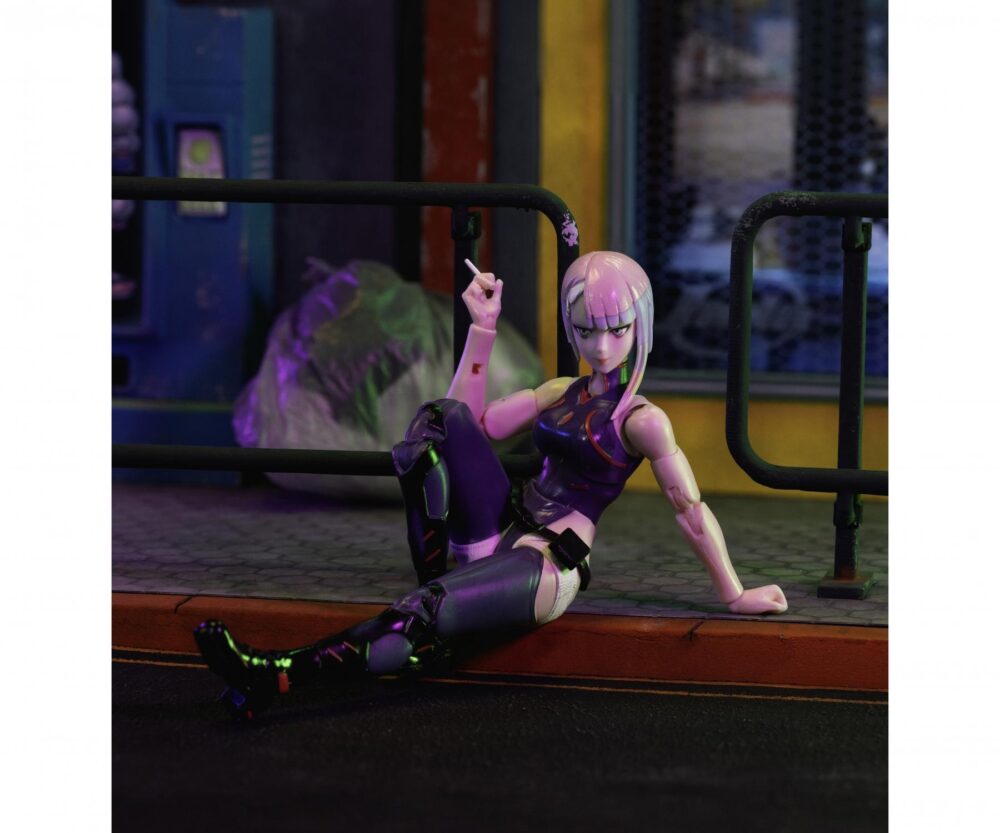 Lucy cyberpunk edgerunners lucy: netrunner & edgerunner de night city. Con un detalle de acción de 14 cm de altura de la misteriosa lucyna "lucy" kushinada cautiva a todos los fans de la serie "cyberpunk: edgerunners". Más de 20 puntos de articulación, así como cabezas, manos y accesorios intercambiables, aseguran que puede organizar la heroína japonesa de anime en nuevas poses dinámicas una y otra vez. Alta calidad y detallado - descubre todas las características de la heroína de la serie: los ojos cibernéticos, el bob asimétrico, color pastel o la chaqueta blanca, desmontable y suave. La figura coleccionable de cyberpunk edgerunners real a original viene en una caja de ventanas de coleccionista transparente diseñada en el aspecto del mundo cibernético de neonima de night city. Como fabricante de figuras de juguete principal de figuras de cine y coches de hollywood & co. , traemos a tus héroes en tu sala de estar como figuras coleccionables detallada