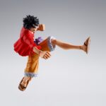 MONKEY D LUFFY RAID OF ONIGASHIMA ONE PIECE SH FIGUARTS. Tamashii Nations vuelve a presentar para la colección de S.H. Figuarts la figura de Monkey. D. Luffy -The Raid on Onigashima-, basada en su apariencia en el arco "The Raid on Onigashima" del anime "One Piece". La figura mide 14,5 cm. y contiene 3x expresiones opcionales, 2x pares de manos opcionales y 1x set de pelo.