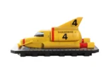 ¡Sumérgete en la acción con la embarcación más pequeña de la flota Thunderbirds, que está causando sensación! Pilotado por el acuanauta Gordon Tracy, el Thunderbird 4 es la estrella sumergible del equipo de Rescate Internacional. Elegante, veloz y diseñado específicamente para misiones submarinas, este vehículo, el favorito de los aficionados, se reconoce al instante por su llamativo casco amarillo y su silueta única. Con 11 metros de eslora y capaz de sumergirse a profundidades de 10.980 metros, el Thunderbird 4 es una maravilla de la ingeniería submarina y un pilar de innumerables rescates audaces bajo el mar.