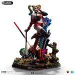HARLEY QUINN (GOTHAM CITY SIRENS) ART SCALE 1/10. Incorpora a tu colección la elegante Estatua Art Scale 1/10 de Catwoman, inspirada en Gotham City Sirens. Esta impresionante figura de poliresina, con una altura aproximada de 22 cm, captura con precisión cada detalle del icónico personaje de DC Comics.  La estatua está hecha de resina de alta calidad y pintada a mano reflejando la astucia y el carisma de Catwoman. Perfecta para fans y coleccionistas, es una pieza imprescindible para cualquiera que quiera incorporar el cosmos a su colección.