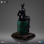 CATWOMAN (GOTHAM CITY SIRENS) SCALE 1/10.Incorpora a tu colección la elegante Estatua Art Scale 1/10 de Catwoman, inspirada en Gotham City Sirens. Esta impresionante figura de poliresina, con una altura aproximada de 21 cm, captura con precisión cada detalle del icónico personaje de DC Comics.  La estatua está hecha de resina de alta calidad y pintada a mano reflejando la astucia y el carisma de Catwoman. Perfecta para fans y coleccionistas, es una pieza imprescindible para cualquiera que quiera incorporar el cosmos a su colección.