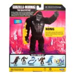 KONG REAL FEEL GODZILLA Y KONG: EL NUEVO IMPERIO 15 cm. Figura articulada de la película "Godzilla x Kong" tamaño aprox. 15 cm. Femto viene con accesorios en una caja con ventana. Tacto real: la figura de 15 cm de altura impresiona por su textura realista, similar a la piel, y sus intrincados detalles.
