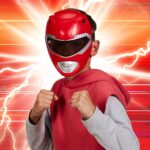 RED RANGER MASK MIGHTY MORPHIN POWER RANGERS. Cascos & máscaras Power Rangers Conviértete en un Power Ranger Rojo con tu propia máscara de Ranger Rojo. Esta detallada réplica está basada en el legendario diseño de los Mighty Morphin Power Rangers. Gracias a la correa ajustable, la máscara ofrece la máxima comodidad y libertad de movimientos durante el juego.