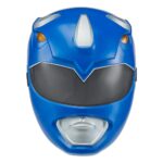 BLUE RANGER MASK MIGHTY MORPHIN POWER RANGERS. Cascos & máscaras Power Rangers Conviértete en un Power Ranger Blue con tu propia máscara de Blue Ranger. Esta detallada réplica está basada en el legendario diseño de los Mighty Morphin Power Rangers. Gracias a la correa ajustable, la máscara ofrece la máxima comodidad y libertad de movimientos durante el juego.