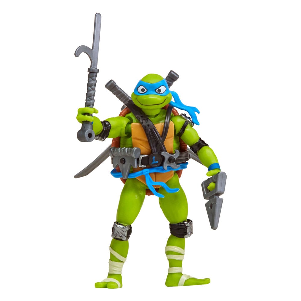 LEONARDO TALES OF THE TEENAGE MUTANT NINJA TURTLES MIX´N MATCH. Colecciona todas las figuras y accesorios de Tales of the Teenage Mutant Ninja Turtles y sumérgete en el mundo de las mutaciones. Con el sistema Mix 'n Match, puedes intercambiar brazos, piernas, cabezas y accesorios a voluntad: cada figura ofrece infinitas posibilidades de personalización (cada una se vende por separado). Incluye la cabeza de Metalhead y el brazo izquierdo de Mechazoid. También tienes las emblemáticas armas de Donnie para recrear escenas llenas de acción de la serie o inventar tus propias aventuras. Tamaño de la figura: 11,5 cm de altura aprox.