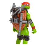 RAPHAEL TALES OF THE TEENAGE MUTANT NINJA TURTLES MIX´N MATCH. Colecciona todas las figuras y accesorios de Tales of the Teenage Mutant Ninja Turtles y sumérgete en el mundo de las mutaciones. Con el sistema Mix 'n Match, puedes intercambiar brazos, piernas, cabezas y accesorios a voluntad: cada figura ofrece infinitas posibilidades de personalización (cada una se vende por separado). La figura incluye la cabeza de Splinter y el brazo izquierdo de Metalhead. También incluye la emblemática arma de Raph, para que puedas recrear escenas famosas de la serie o crear tus propias aventuras.