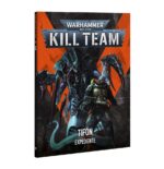 KILL TEAM: TYPHON (ESPAÑOL). Las reverberaciones del Gran Cañón han destapado brotes alienígenas entre los cimientos de la gran ciudad de Colmena Fissilicus. En un intento de frenar la infestación, Tecnosacerdotes con aumentos biónicos guían a Clados de batalla de servidores cíborg a las entrañas de la ciudad colmena, pero terminan despertando a monstruosos xenos y la situación desemboca en una lucha encarnizada. Esta expansión contiene dos comandos multicomponente de plástico y encaje a presión, un set de elementos de terreno de temática tiránida, una horda de agentes no jugadores para juego en solitario o cooperativo, reglas, tarjetas de datos y accesorios para tus partidas de Kill Team. Continúa la narrativa sobre Volkus e introduce nuevas formas de jugar, más agentes y estrategias. Es un modo ideal de añadir aún más variedad a tus partidas.