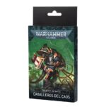 DATASHEET CARDS: CHAOS KNIGHTS (ESPAÑOL). Cada Caballero del Caos es un ejército en sí mismo, equipado con un armamento capaz de destrozar unidades enemigas enteras y hacer trizas incluso los tanques de batalla más resistentes. Sin importar la forma que adopten, portan esos filos y cañones con un perverso orgullo, siguiendo una tradición marcial que, aunque corrupta, no dista mucho de la de sus parientes leales. Este set de 12 tarjetas te ayudará a llevar el control de tus infernales Caballeros del Caos en partidas de Warhammer 40,000. Encontrarás tarjetas de datos individuales para cada configuración de Caballero del Caos, donde se detallan sus perfiles, opciones de equipo y habilidades especiales. Son una forma práctica de consultar información clave en el fragor de la batalla. También se incluye una tarjeta de referencia con las reglas de ejército de los Caballeros del Caos.