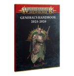 GENERAL´S HANDBOOK 2025-2026 (INGLÉS). Across the densely wooded isle of Neos, potent nexuses of life magic pulse. Armies now gather to battle under those vibrant boughs, slipping along hidden paths and seizing sites of Ghyranite power to preserve or turn to their own ends. In this season’s General’s Handbook, you will find all the information you need to gather your forces and dive straight into the Matched Play environment of the Realm of Life. The General's Handbook 2025-2026 contains a wealth of content for Matched Play games in the war-torn setting of the Mortal Realms, where you can achieve glory on the battlefield in contests of skill and generalship against fellow players.