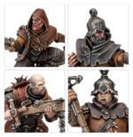 SPEARHEAD: CITIES OF SIGMAR – FUSIL - PLATOON. Acero y pólvora negra son la savia de las Ciudades de Sigmar, así como la vigilancia implacable. Las Secciones de Fusilería representan las tres cosas: desplegadas como brigadas móviles de artillería, su labor consiste en buscar enemigos que pretendan emboscar a las líneas de batalla y hacerles abandonar su escondite. Si quieres defender los Reinos Mortales en nombre de las fuerzas del Orden, esta caja es la manera perfecta de empezar una nueva colección de Ciudades de Sigmar (o ampliar tu ejército de Warhammer Age of Sigmar) y ahorrarte dinero, si lo comparas con comprar cada kit por separado. Lidera la fuerza un Fusilero Mayor en Ogor Baluarte, letal tanto a distancia como en combate cuerpo a cuerpo, que cuenta con la ayuda de un Transmutador de Guerra. Los Fusileros del Gremio Libre lanzan ráfagas de fuego mientras los Cazadores Montaraces ejercen presión sobre el enemigo y reclaman objetivos. Estas miniaturas componen una fuerza de Punta de lanza completa, lo que significa que podrás lanzarte a jugar partidas tácticas e intensas desde el primer momento. El Fusilero mayor puede montarse con dos poses distintas, igual que el Ogor Baluarte que conduce a la batalla. Los Fusileros del Gremio Libre tienen varias piezas intercambiables, como los escudos y las cabezas. Puedes montar un campeón de unidad opcional con un arma de varios cañones o pistolas, y también hay piezas para montar un portaestandarte con dos sombreretes distintos entre los que elegir. Los Cazadores Montaraces tienen distintas opciones de armas y de cabezas.i opcionales. También hay opciones de armas para que personalices aún más tu unidad.