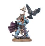 NJAL STORMCALLER SPACE WOLVES. Njal Invocatormentas es un foco elemental de furia psíquica que conjura ventiscas de dagas de hielo para dispersar a sus enemigos. Es el Alto Sacerdote Rúnico de los Lobos Espaciales y blande un bastón crepitante con el que anula la magia enemiga. Con este kit multicomponente de plástico puedes montar a Njal Invocatormentas, un formidable psíquico para tus ejércitos de Lobos Espaciales de Warhammer 40,000. El Sumo Sacerdote Rúnico del Capítulo empuña en combate el Báculo de Invocatormentas, con el que controla los elementos y convierte en armas el viento y los relámpagos. Este legendario guerrero es ideal para apoyar a tu ejército, haciéndolo todavía más letal en el campo de batalla, a la vez que presenta una potente amenaza por sí solo. Va acompañado de su cuervo aumentado Ala Nocturna y es una adición llena de personalidad para cualquier colección.
