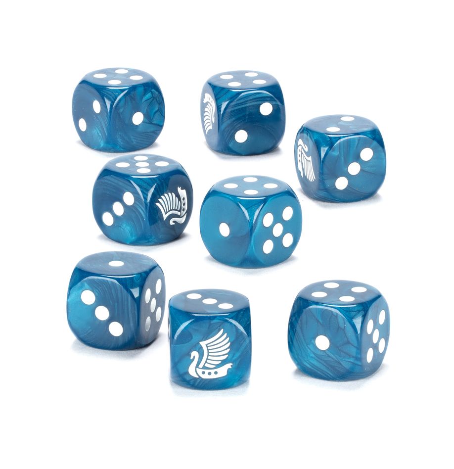 Dol amroth™ dice set. Los caballeros cisne de dol amroth son nobles guerreros que defienden con orgullo sus tradiciones marciales. En tiempos de necesidad, acuden sin dudarlo a la llamada de gondor. Un juego de 8 dados de seis caras con esquinas redondeadas para middle-earth strategy battle game, con la temática de los swan knights de dol amroth. Están fabricados en plástico acrílico de color azul perlado con muescas en tinta blanca y miden 16 mm de arista. Las caras del 1 al 5 están marcadas con los tradicionales puntos y la cara del 6 está adornada con un barco en forma de cisne, el emblema de dol amroth.