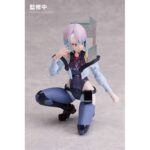LUCY CYBERPUNK: EDGERUNNERS BUZZMOD. Aniplex incorpora a su colección BUZZmod. la figura articulada de la netrunner fugitiva Lucy, basada en el personaje de la serie de animación "Cyberpunk: Edgerunners". La figura cuenta con un cuello articulado e incluye 5x placas faciales, 1x pantalla de protocolo de infiltración, 2x partes del cuello intercambiables, 2x partes de antebrazo “Monowire”, 9x manos, 2x pies y 1x pistola. Mide aproximadamente 14 cm de altura y está fabricada en PVC, ABS y POM. Como todas las figuras de esta línea ha sido meticulosamente diseñada para ofrecer una articulación superior, mayor estabilidad y facilidad para recrear diferentes poses.