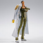 BORSALINO FUTURE ISLAND EGGHEAD ONE PIECE SH FIGURTS. Se une a la colección S.H. Figuarts de Tamashii Nations esta figura Collectors Shop de Borsalino (también conocido como Kizaru), uno de los tres almirantes del cuartel general de la Marina. Mide unos 19 cm y está basada en su aparición en el arco de Egghead del anime “One Piece”. Incluye 3 x manos izquierdas, 4x manos derechas, 2x expresiones faciales, 1x cabeza adicional, 1x pie derecho, 1x espada Ama no Murakumo, 1x expositor original y efectos especiales para reproducir las habilidades otorgadas por la fruta del diablo Pika Pika. Como bonus cuenta con 2 accesorios para las dos figuras de Luffy del arco Egghead (se venden por separado). UNIDADES LIMITADAS.