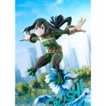 TSUYU ASUI HERO SUIT 2D MY HERO ACADEMIA 1/8. BellFine presenta esta estatua a escala 1/8 de Tsuyu Asui con su traje de superheroína, basada en su apariencia en el anime "My Hero Academia". Esta versión cuenta con un estilo gráfico peculiar que pretende reproducir la bidimensionalidad de su aspecto en pantalla. La figura mide aproximadamente 20 cm y está fabricada en ABS y PVC. Su base circular, esta decorada con olas y la palabra Splash! sobre ellas.