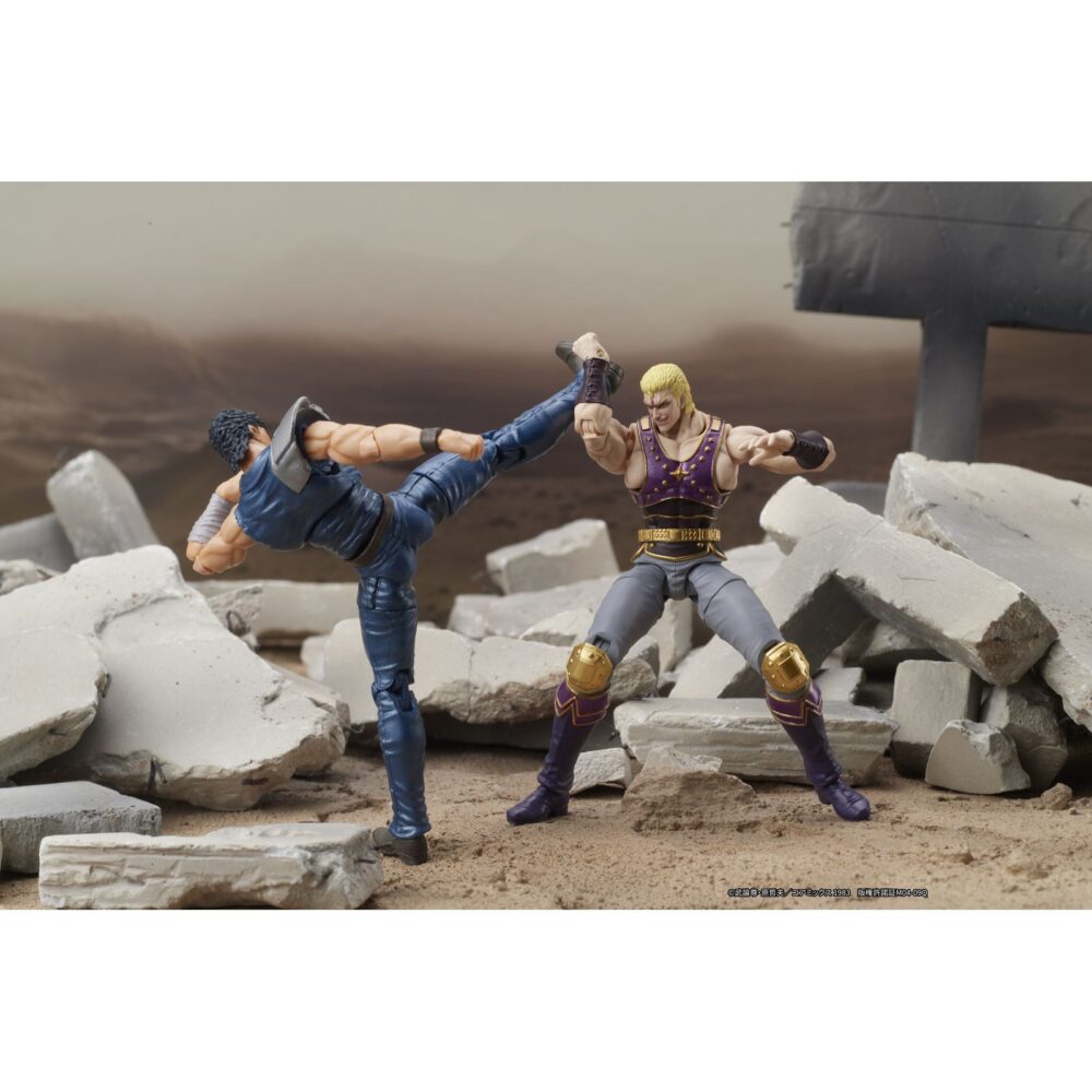 Thouzer fist of the north stars digaction. Dig incorpora a su línea digaction la figura articulada de thouzer (o souther), el autoproclamado emperador sagrado del anime "fist of the north star" ("el puño de la estrella del norte" en españa). Mide aproximadamente 8 cm y está fabricada en pvc, abs y pom. A pesar de su tamaño compacto, ofrece gran movilidad y estilo fiel al personaje. Incluye 2x cabezas intercambiables, 5x manos adicionales, 1x lanza, 1x efecto de sangre para recrear diferentes escenas y un soporte para exposición.