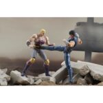 THOUZER FIST OF THE NORTH STARS DIGACTION. DIG incorpora a su línea Digaction la figura articulada de Thouzer (o Souther), el autoproclamado Emperador Sagrado del anime "Fist of the North Star" ("El puño de la estrella del norte" en España). Mide aproximadamente 8 cm y está fabricada en PVC, ABS y POM. A pesar de su tamaño compacto, ofrece gran movilidad y estilo fiel al personaje. Incluye 2x cabezas intercambiables, 5x manos adicionales, 1x lanza, 1x efecto de sangre para recrear diferentes escenas y un soporte para exposición.