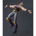 THOUZER FIST OF THE NORTH STARS DIGACTION. DIG incorpora a su línea Digaction la figura articulada de Thouzer (o Souther), el autoproclamado Emperador Sagrado del anime "Fist of the North Star" ("El puño de la estrella del norte" en España). Mide aproximadamente 8 cm y está fabricada en PVC, ABS y POM. A pesar de su tamaño compacto, ofrece gran movilidad y estilo fiel al personaje. Incluye 2x cabezas intercambiables, 5x manos adicionales, 1x lanza, 1x efecto de sangre para recrear diferentes escenas y un soporte para exposición.