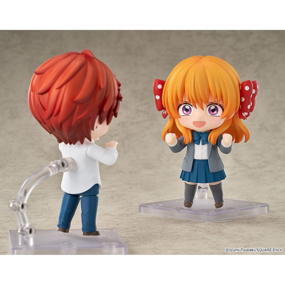 Chiyo sakura monthly girl nozaki-kun nendoroid. Good smile arts shanghai lanza esta figura de la colección nendoroid de chiyo sakura basada en el personaje del manga “monthly girls' nozaki-kun" (o "nozaki y su revista mensual para chicas" en españa). Mide aproximadamente 10 cm de altura e incluye 3x placas faciales (sonriente, emocionada y asustada), 1x shikishi para autógrafos, 1x pincel, 1x manuscrito, 1x cojín de nozaki-kun con diseño especial de izumi tsubaki, 1x base soporte transparente para su exhibición y otras piezas opcionales para recrear distintas escenas. Ideal para exponer con mikoto mikoshiba monthly girl nozaki-hun nendoroid (se vende por separado).