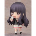 TOMOYO DAIDOUJI TOMOEDA JUNIOR HIGH UNIFORM CARDCAPTOR SAKURA: CLEAR CARD NENDOROID. Good Smile Company lanza la figura de la colección Nendoroid de Tomoyo Daidouji con su uniforme escolar, basada en el anime "Cardcaptor Sakura: Clear Card". Esta figura articulada de aproximadamente 10 cm de altura incluye 3x placas faciales (sonriente, alegre e ilusionada), 1x cámara de vídeo, 1x bolso, 1x smartphone y otras piezas opcionales para recrear diversas poses. Incluye base transparente para su exhibición.